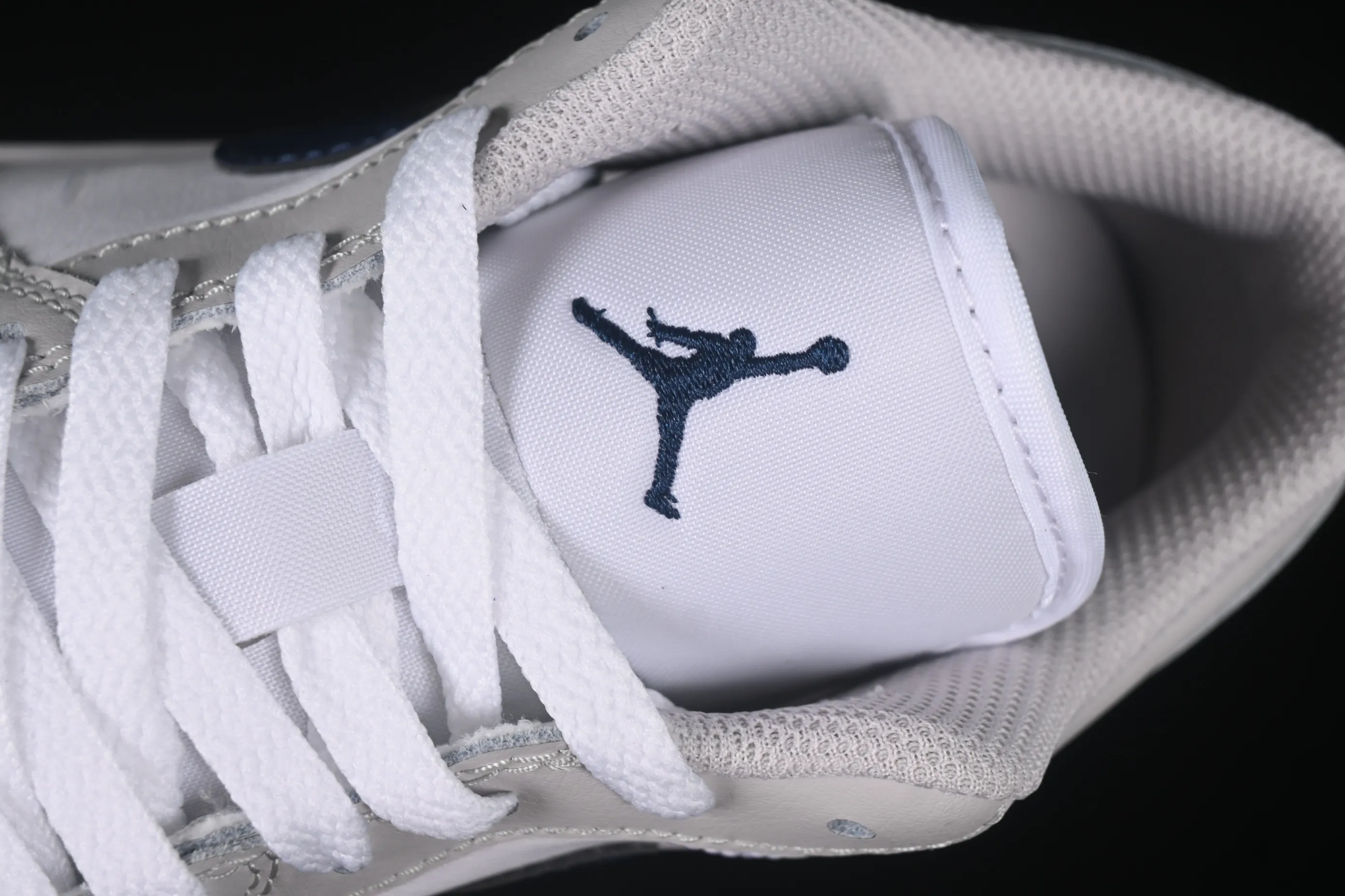 All categories Air Jordan Jordan series basketball shoes Air Jordan 1 Low G version pure original Air Jordan 1 Low AJ1 Joe 1 milk coffee blue hook low-top cultural casual sneakers 553558-146